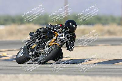 media/Oct-13-2025-Moto Forza (Mon) [[a66d839500]]/3-B Group/Session 3 (Turn 16)/